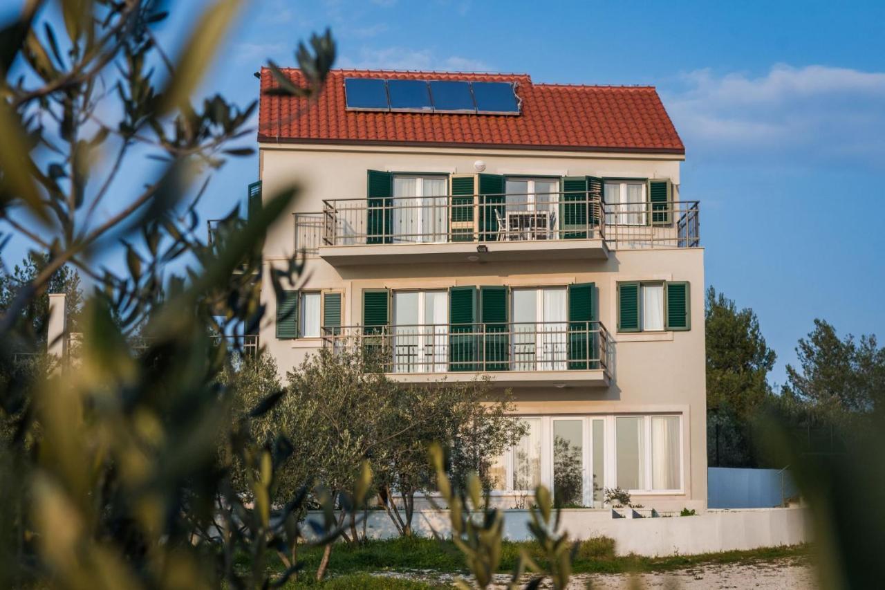 מילנה Bijaka Villas&Apartments מראה חיצוני תמונה