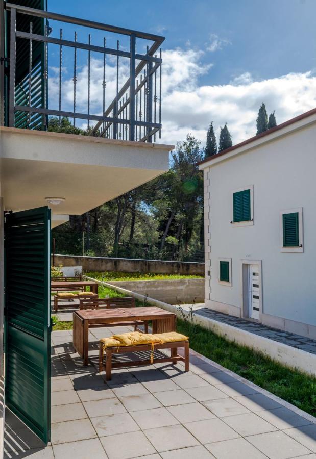 מילנה Bijaka Villas&Apartments מראה חיצוני תמונה