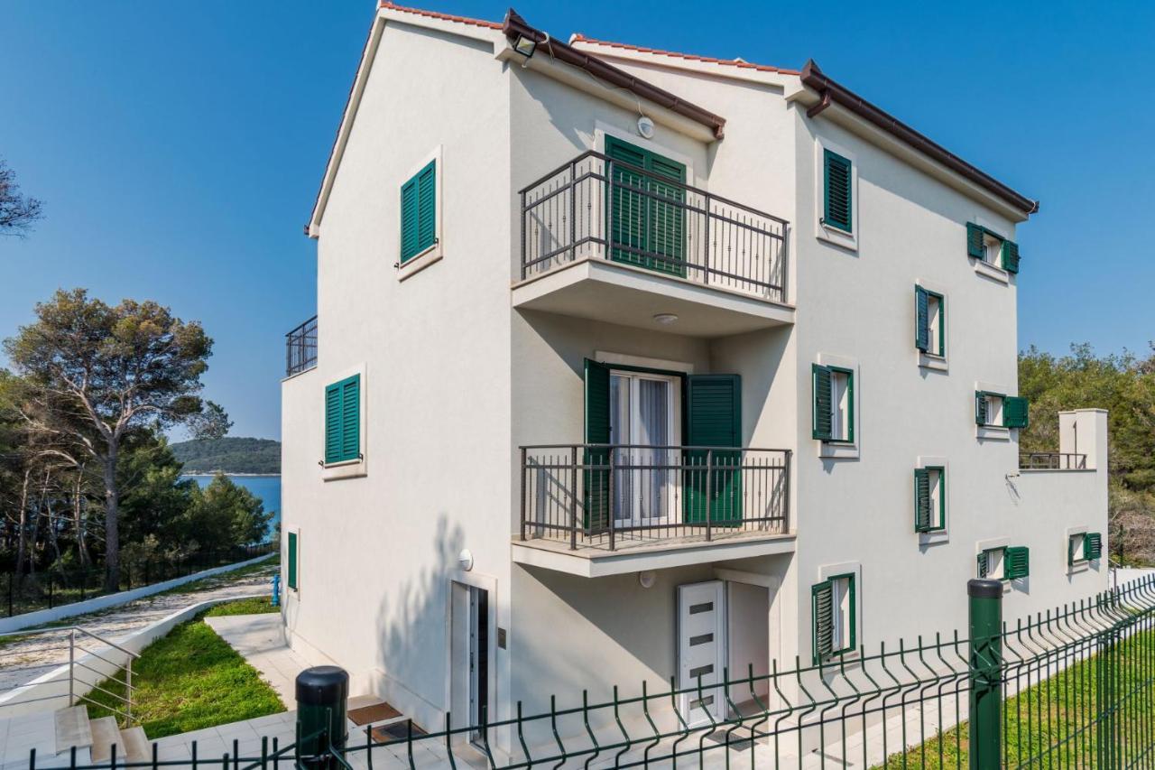 מילנה Bijaka Villas&Apartments מראה חיצוני תמונה