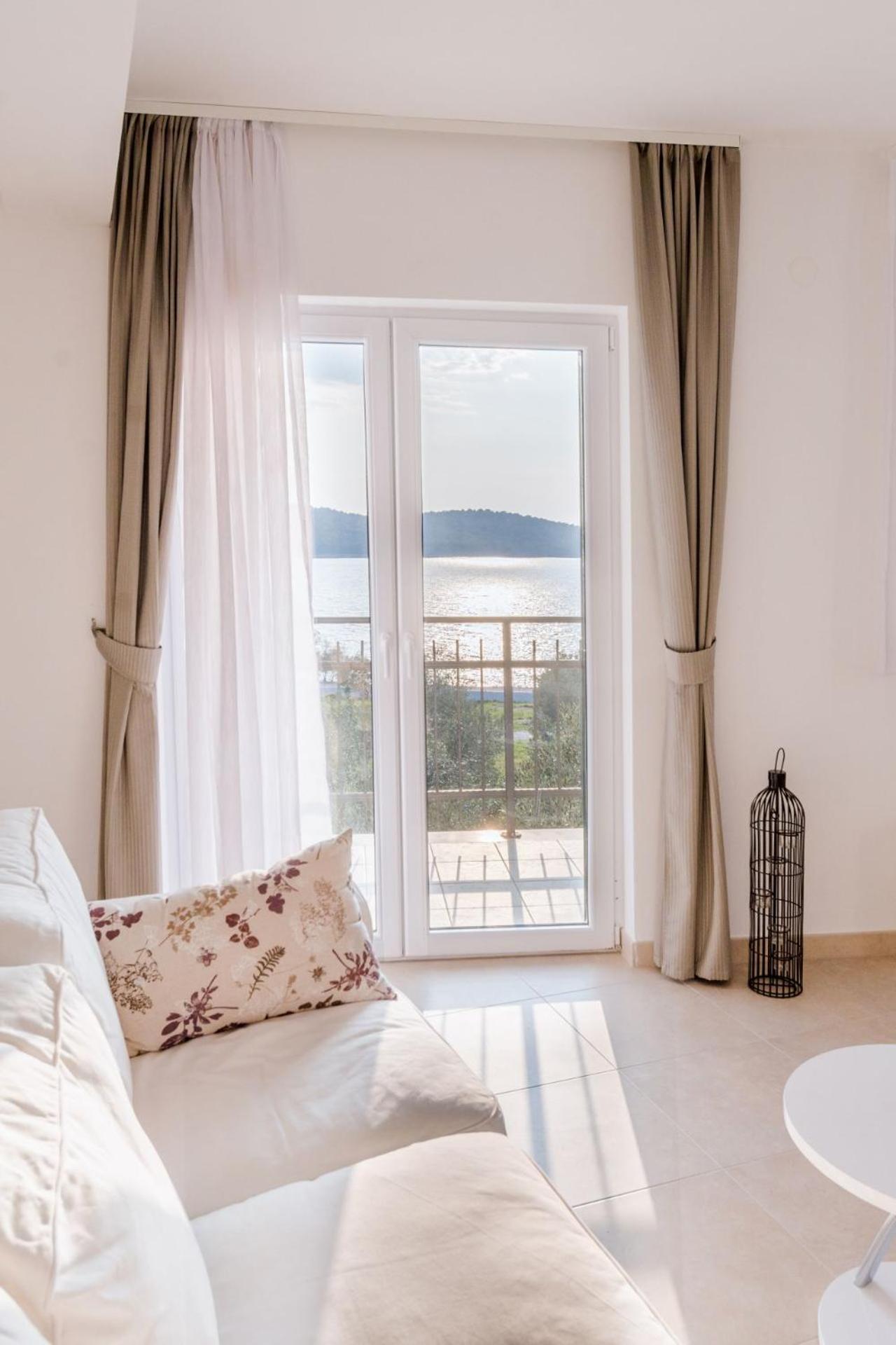 מילנה Bijaka Villas&Apartments מראה חיצוני תמונה